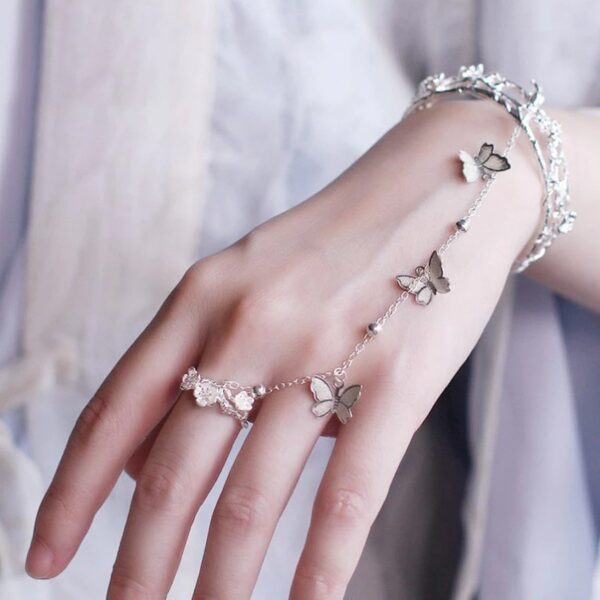 สร้อยข้อมือผีเสื้อคล้องแหวนวินเทจ